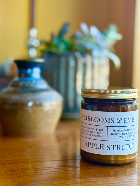Apple Strudel Candle (7.5 oz)